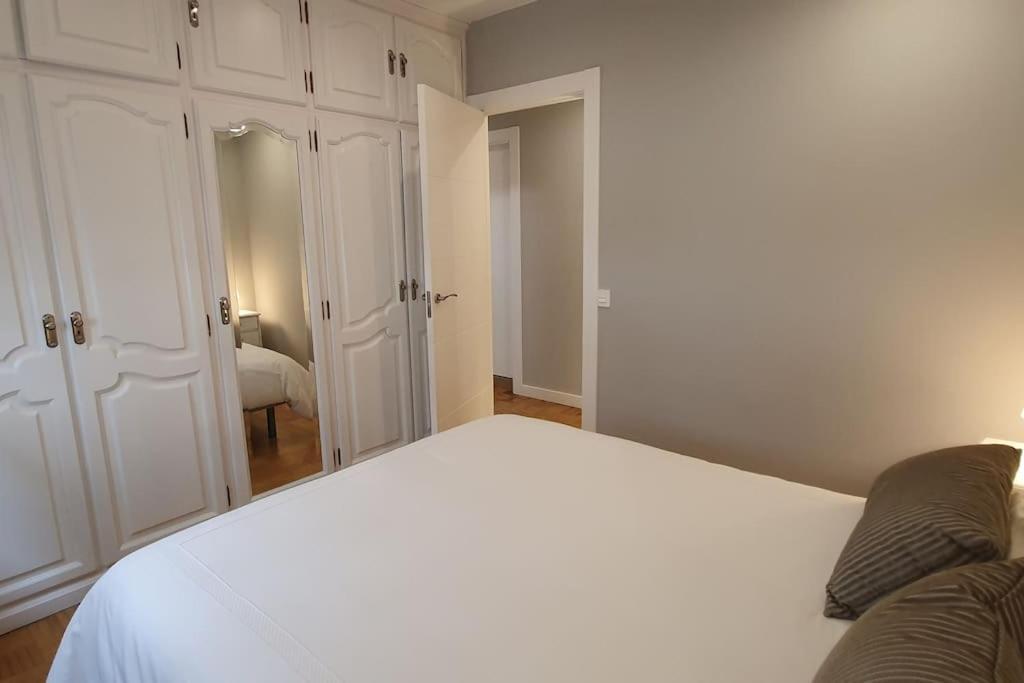 Moderno Apartamento En El Centro. El Carmen Wifi Gijon Luaran gambar